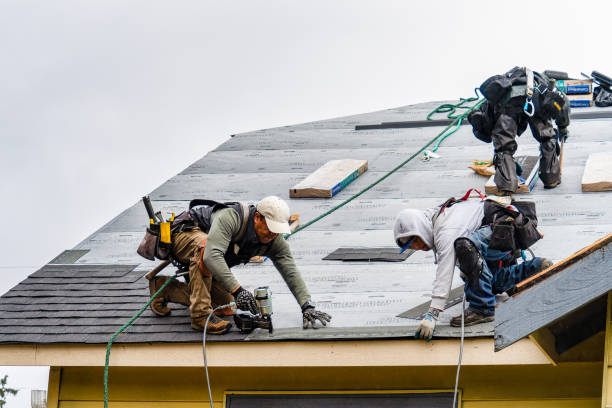 Professional Gutter Installation technician working in Rumson, NJ